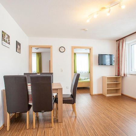 Conny'S Apartments ノイシュティフト・イム・シュトゥーバイタール エクステリア 写真